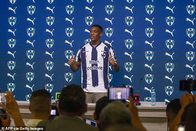 马夏尔及其, 了其他情况, 完成转会