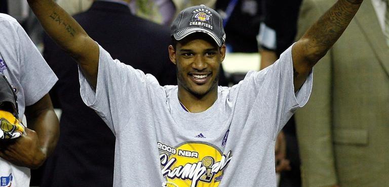 阿里扎说, 他和科比结, cn